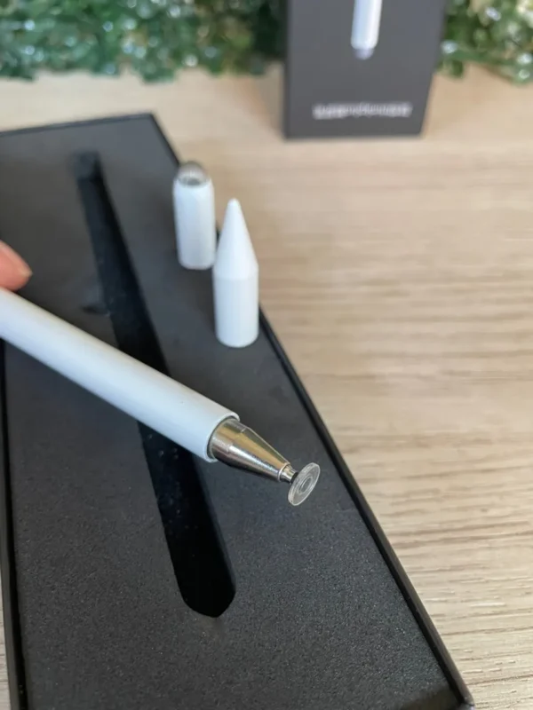 Lenovo ThinkPlus BP28 3 in 1 Universal Magnetic Touchscreen Stylus Pen (2) Lenovo ThinkPlus BP28 3 in 1 Universal Magnetic Touchscreen Stylus Pen HKSHOP GHAHA