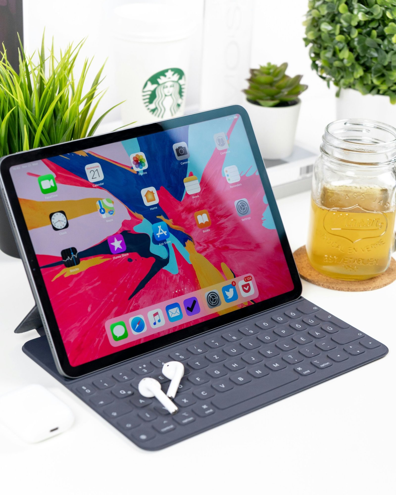 Buy Apple Magic Keyboards in Accra – Smart Connector & Bluetooth Cases